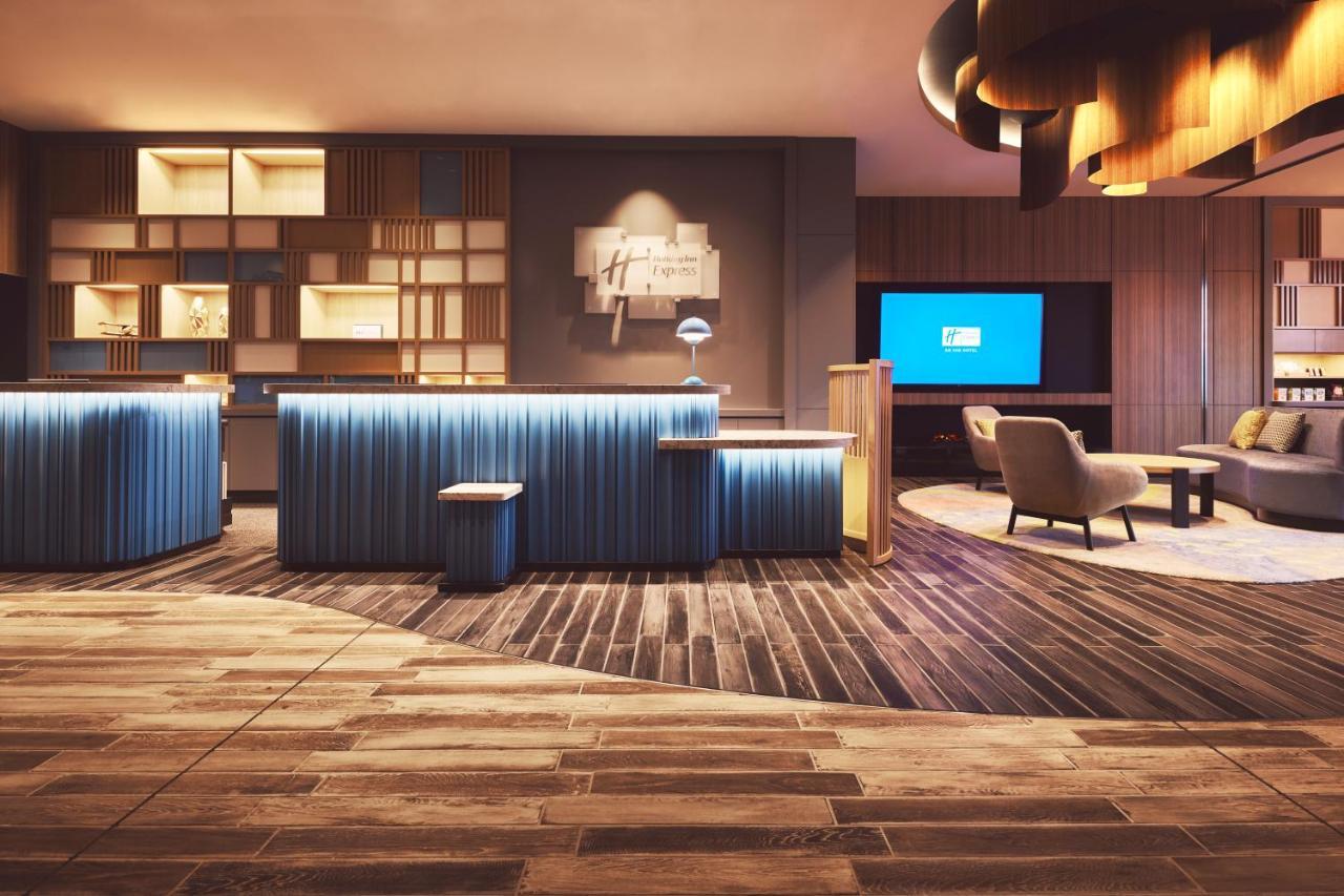 Holiday Inn Express Osaka City Centre- Midosuji By Ihg Buitenkant foto